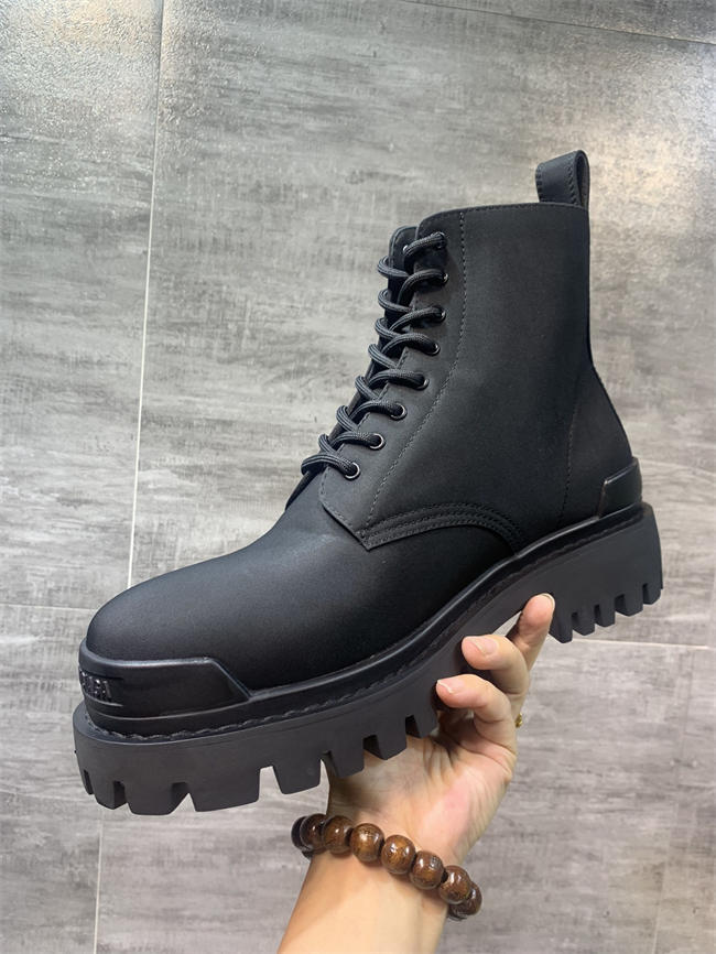 Ba1en*iaga boot