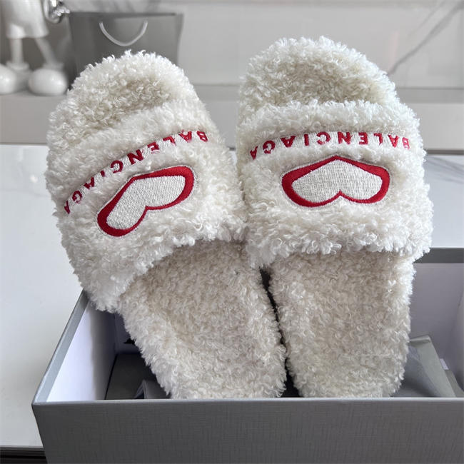 BLCG SLIPPERS