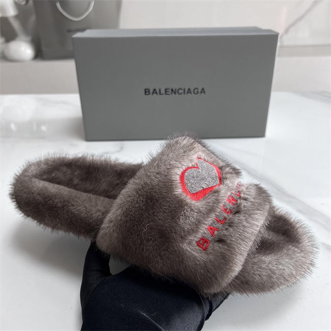 BLCG SLIPPERS