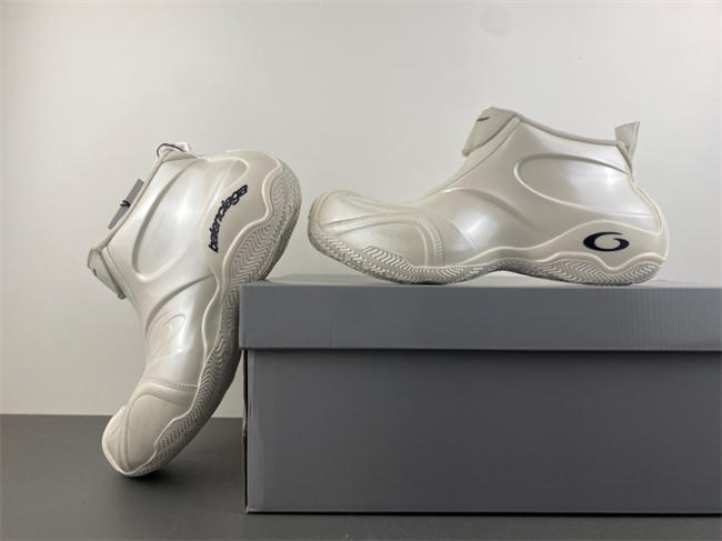 Ba1en*iaga 19 basketball sneaker